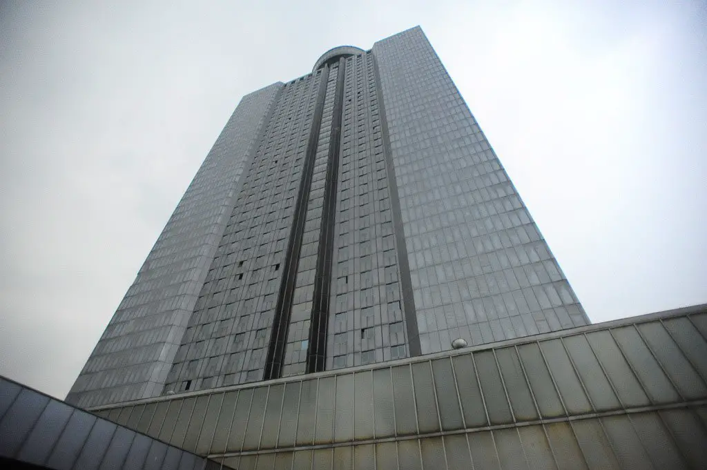 فندق (يانغاكدو) في العاصمة الكورية الشمالية (بيونغيانغ) من أطول المباني في المنطقة.