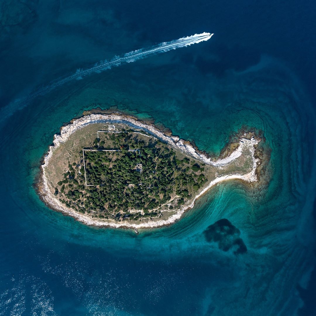 جزيرة السمكة