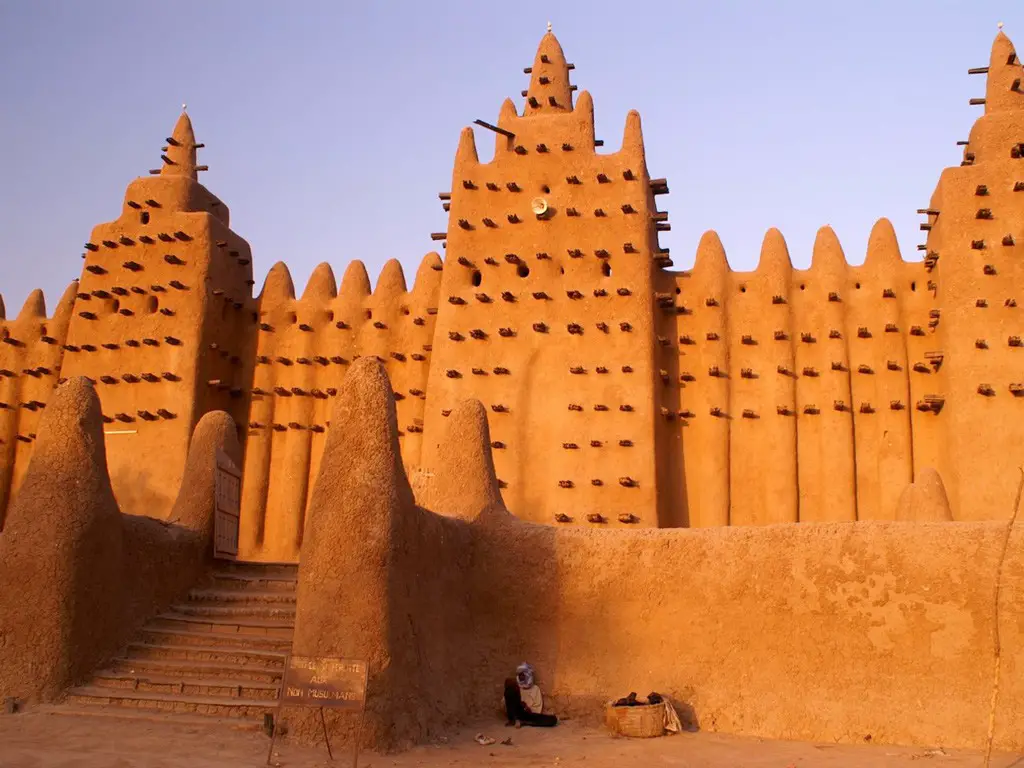 مسجد Loam. الصورة من Elfenpfote / iStock