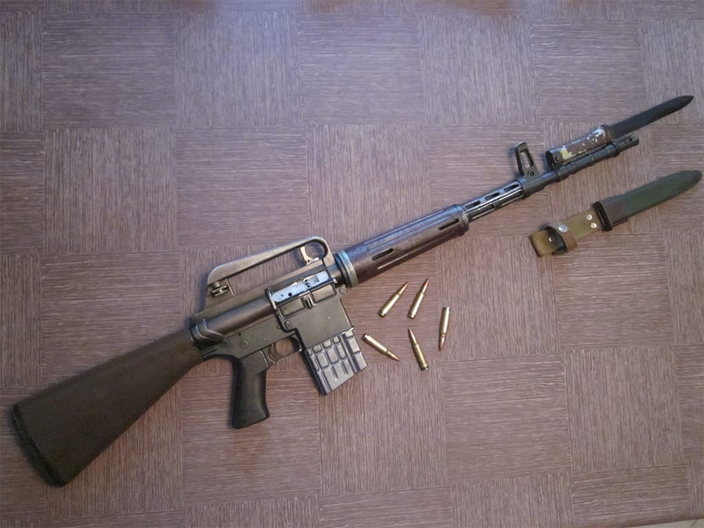 بندقية AR-15 الأمريكية.